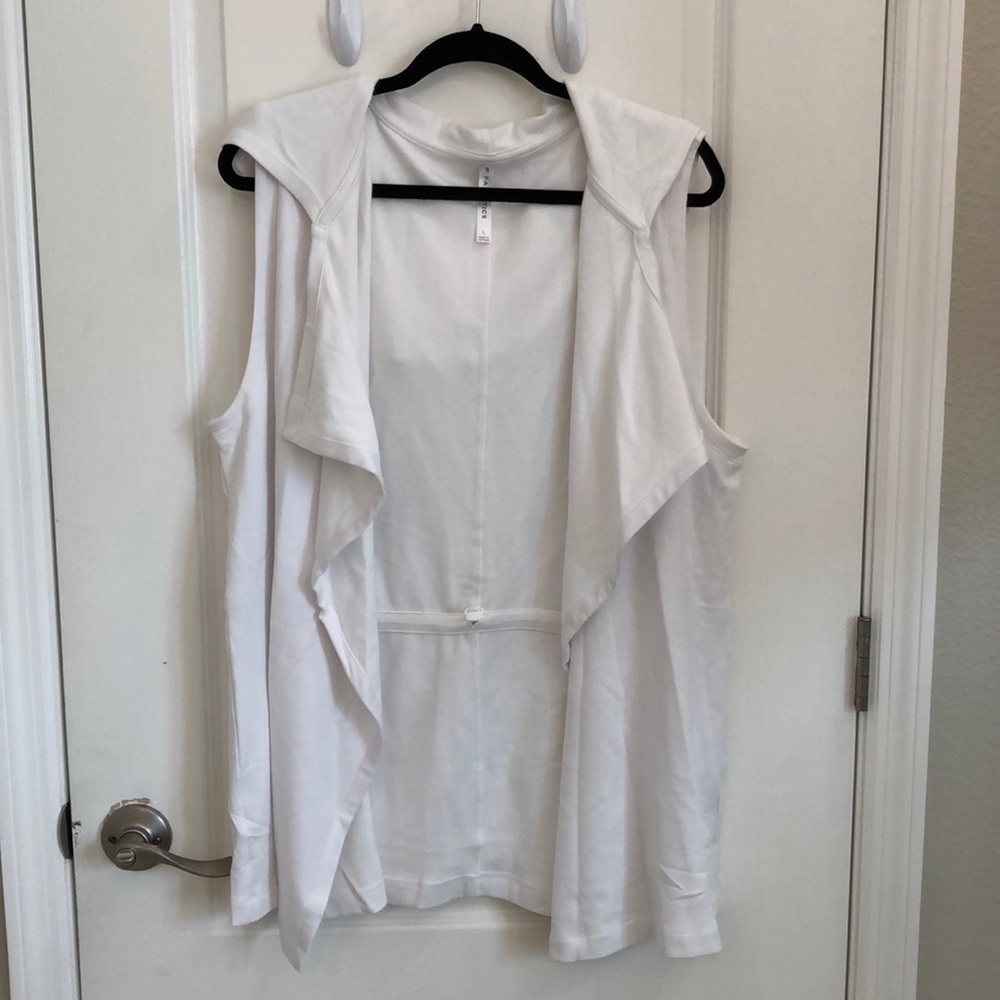 Fabletics NWOT White Hooded Sleeveless Vest
